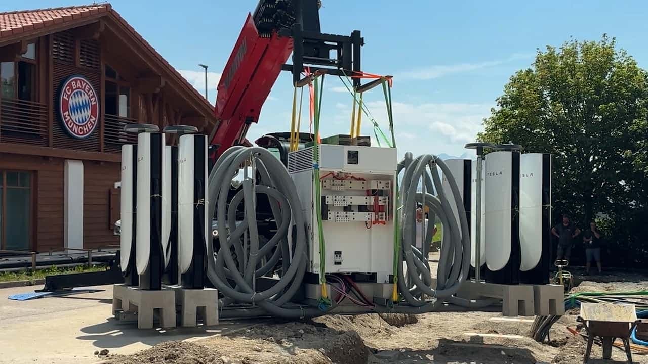 Tesla Önceden Monte Edilmiş Supercharger İstasyonlarıyla Maliyeti Düşürüyor